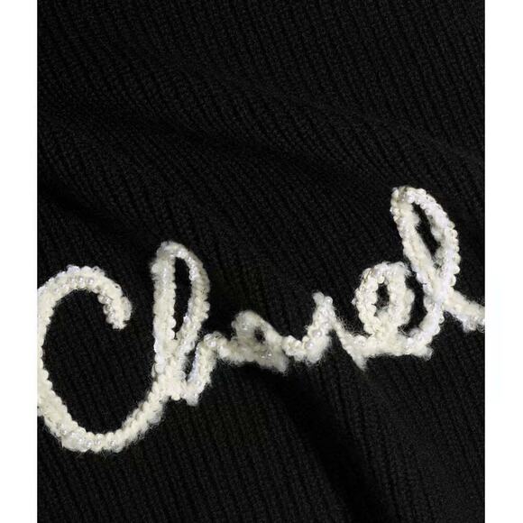 Chanel REV Black Cashmere White Ivory Pearl CC Script Logo Beanie Winter Hat - Picture 3 of 11